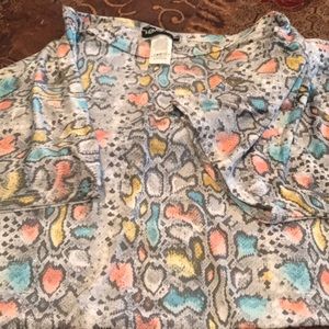 Hemish short sleeve snake print blouse